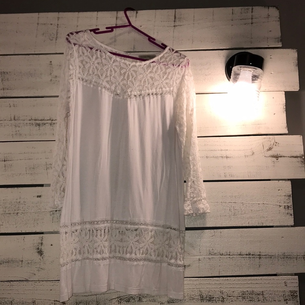 White pattern long sleeve shirt